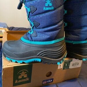 Kamik Navy and Teal Snow Boots